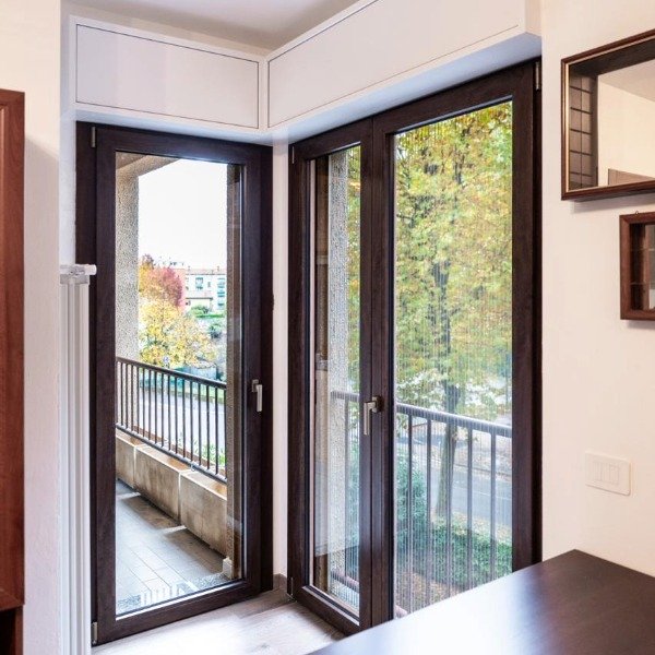 Finestre in PVC per appartamento a Saronno con cassonetti coibentati per risparmio energetico CBS Serramenti