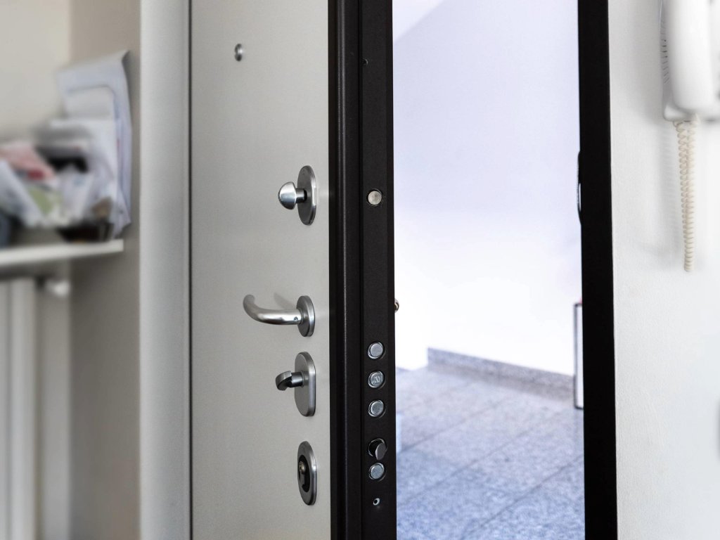 porta blindata sicura CBS Serramenti